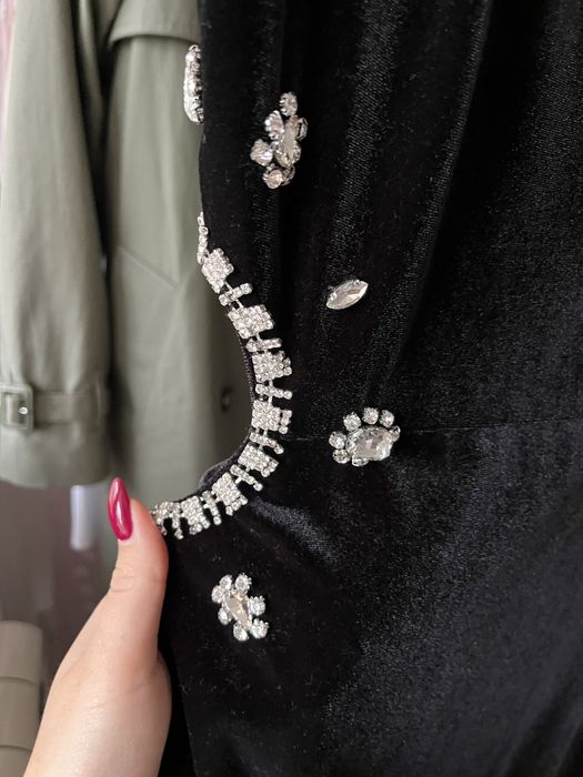 Черна рокля с камъни от Зара