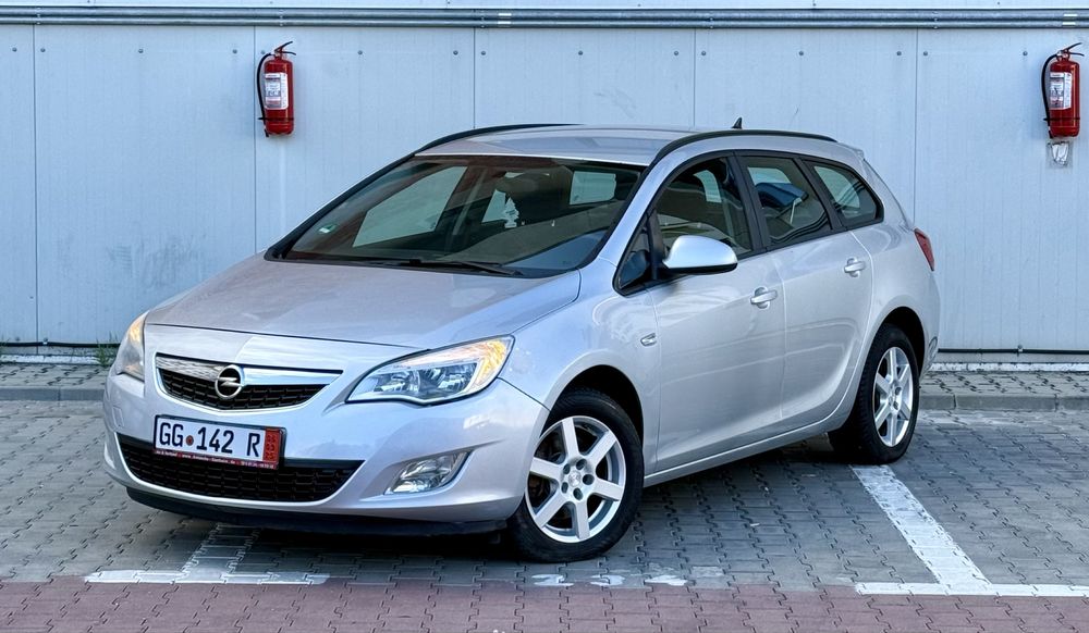Opel Astra J Tourer / 1.7 CDTI 125 CP / Navi