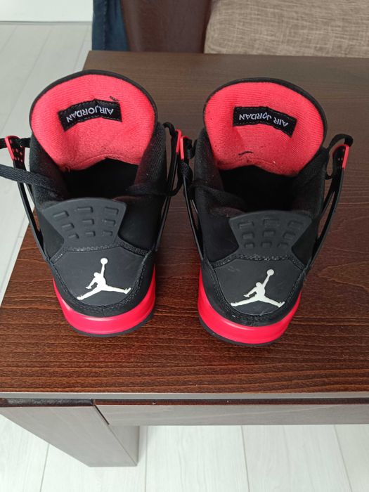 Nike Air Jordan 4 Retro Red Thunder