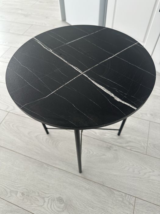 Маса малка, цена 25 лв