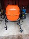 Betoniera noua 200 kg.