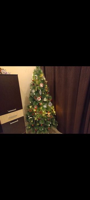 Ёлка новогодняя .