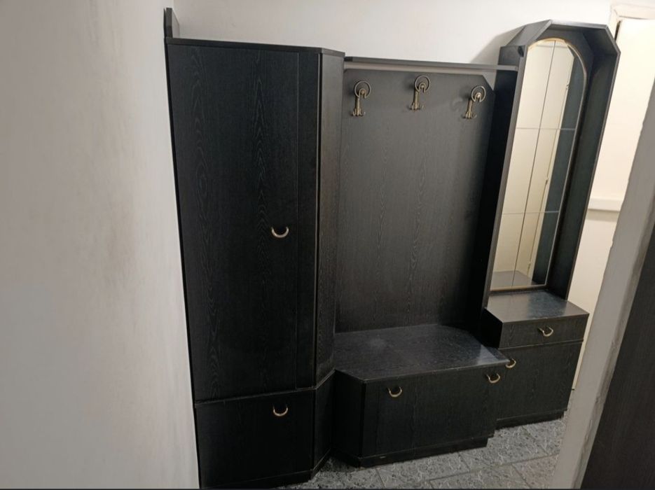 Портманто / Обзавеждане с Гардероб, Огледало и Пейка (174/190)