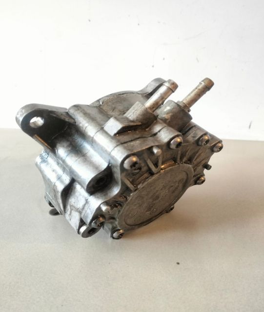 Pompa vacuum  tandem - 2.0 tdi 03g145209C Volkswagen VW Passat  seria