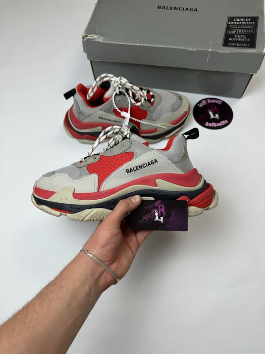 Balenciaga triple s red , size 41 fit 41-42