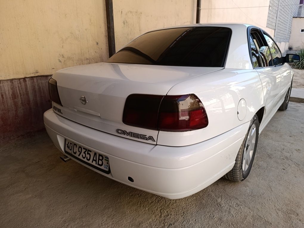 Opel Omega B 2L 2001 metan