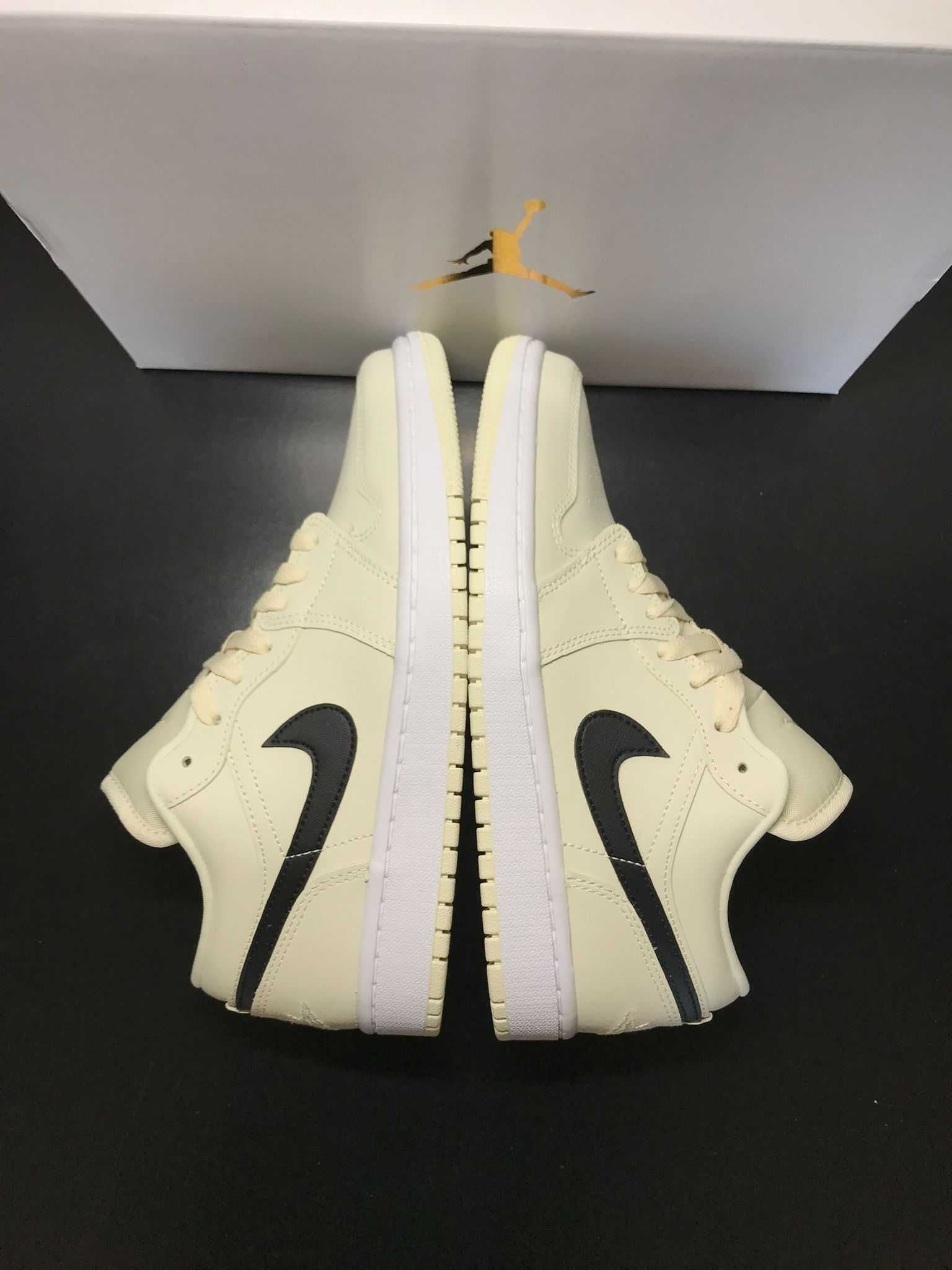 Jordan 1 Mid Coconut Milk - EU38.5 - 730RON