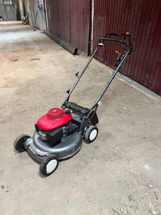 Mașină de tuns gazonul PROFESIONALĂ HONDA HRD