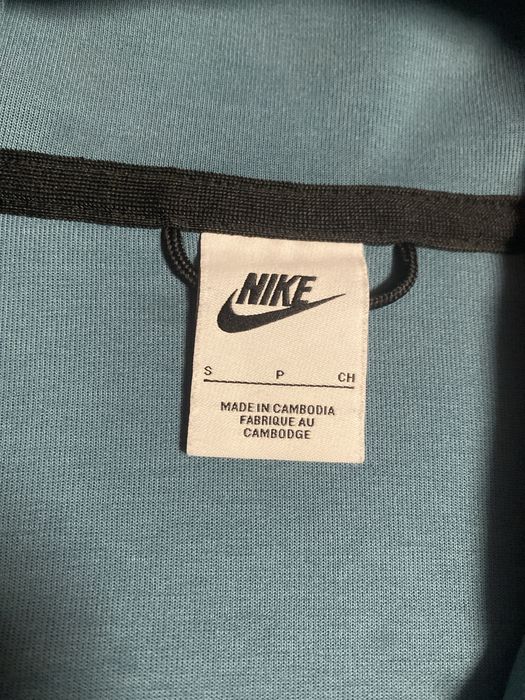 Nike tech fleece marimea s