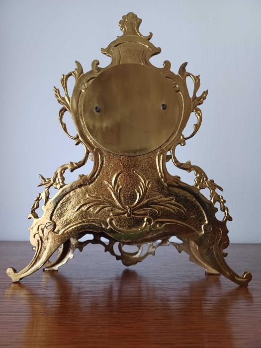 Ceas din bronz inaltime 33 cm .