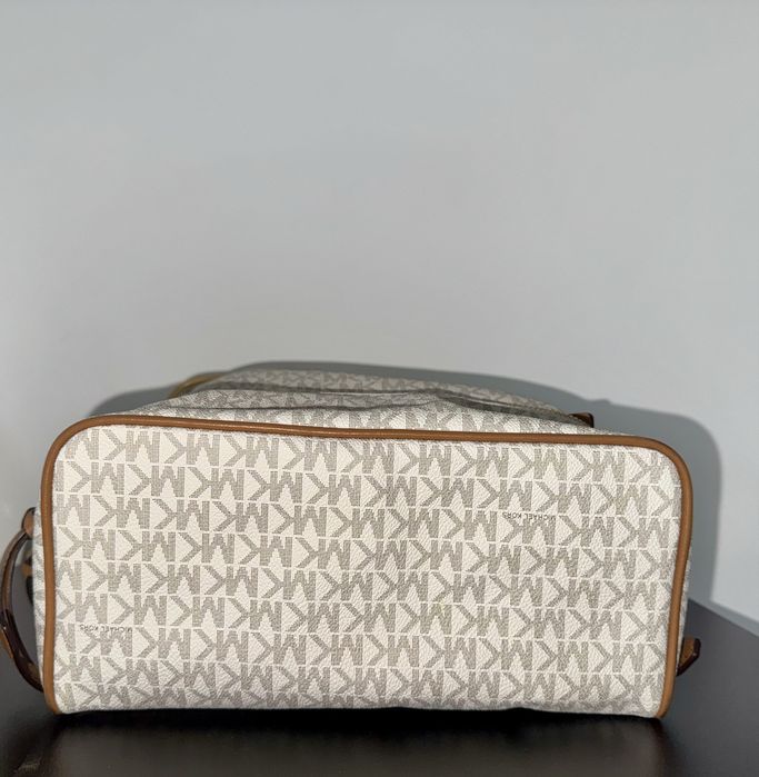 Оригинална раница Michael Kors Rhea Medium Logo