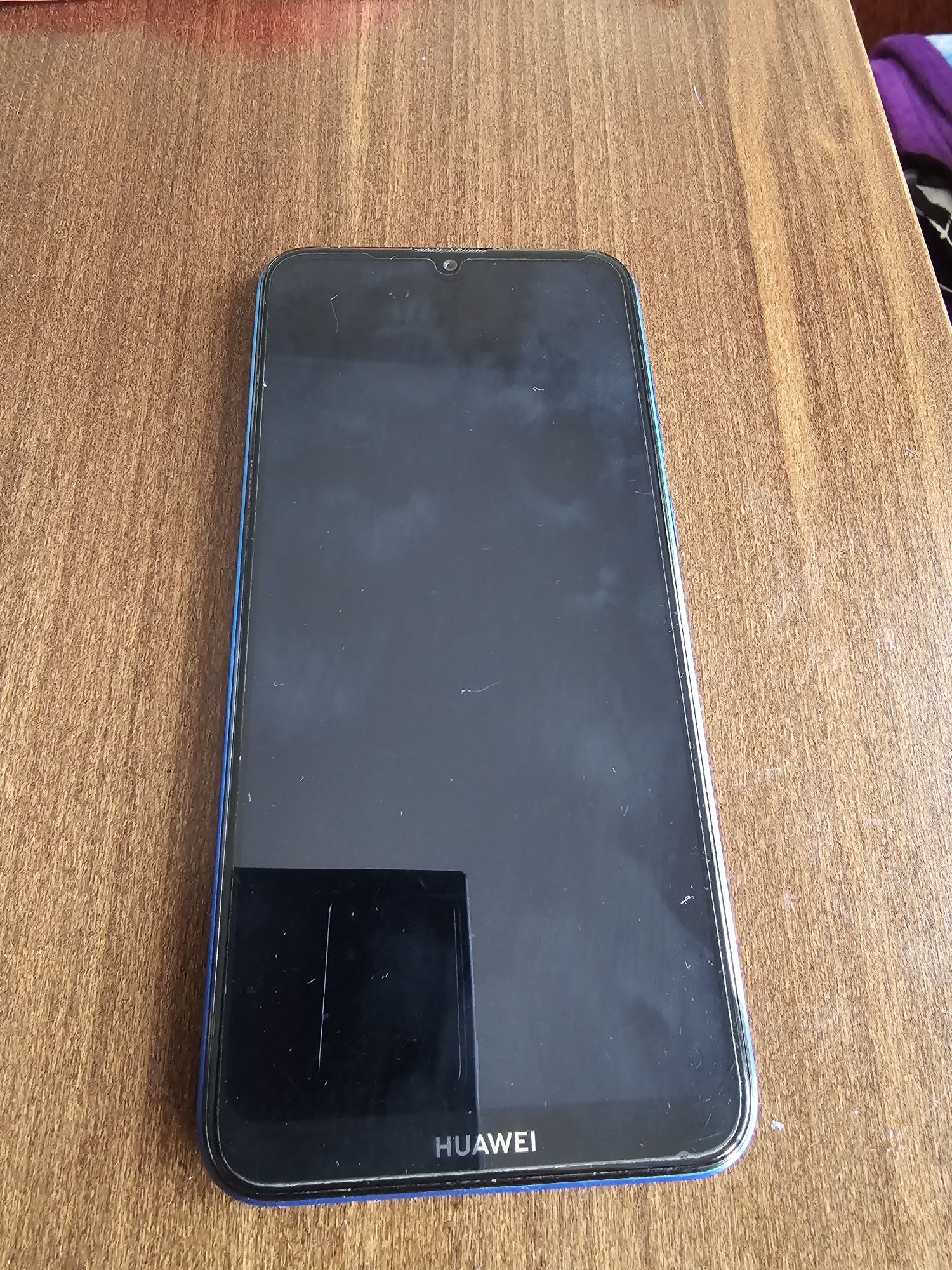 Huawei y 7 доста запазен