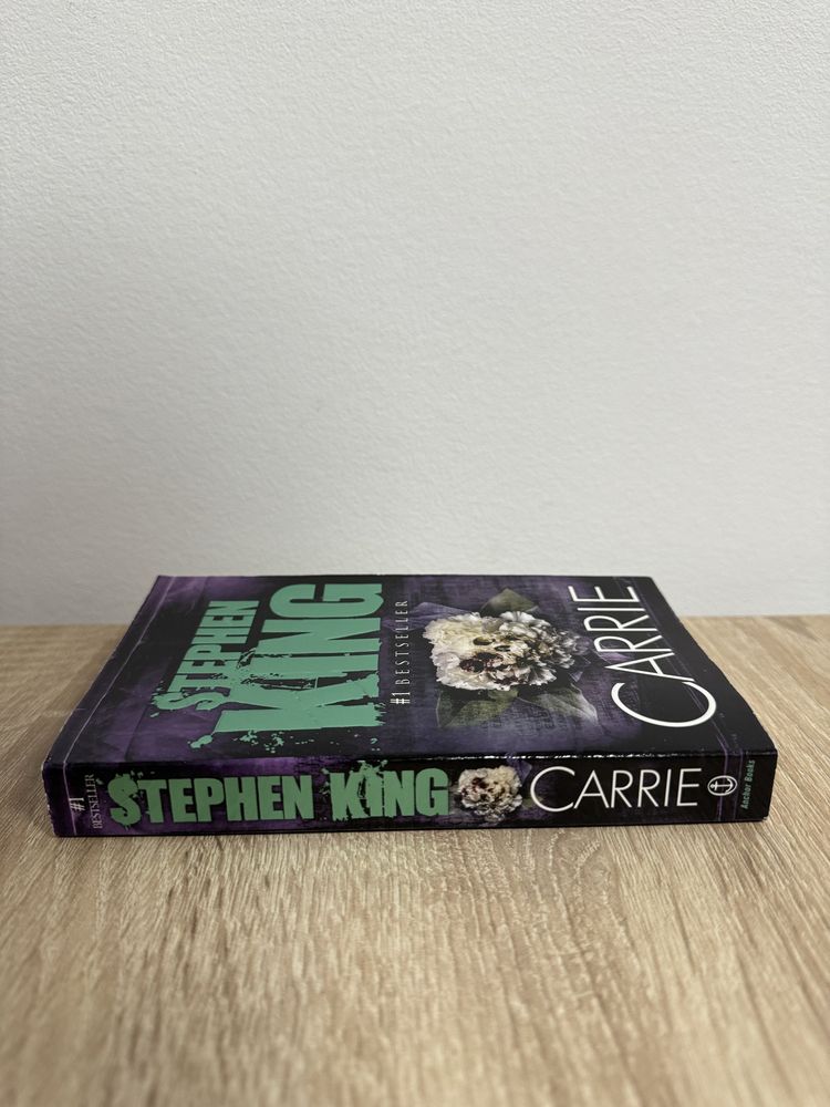 Stephen King Carrie in limba engleza paperback