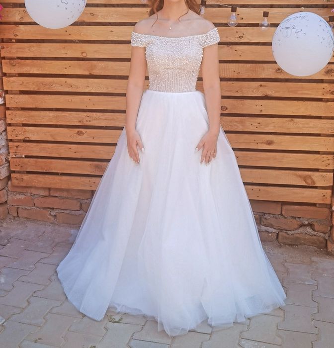 Rochie mireasa cu perle