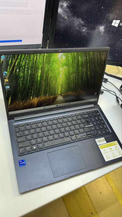 Asus x15040z I7 gen 12 ,8gb ram , 512gb ssd nvm