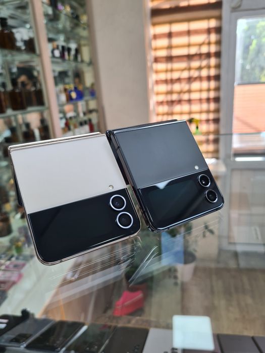 Samsung Z Flip4 8/256 Snapdragon