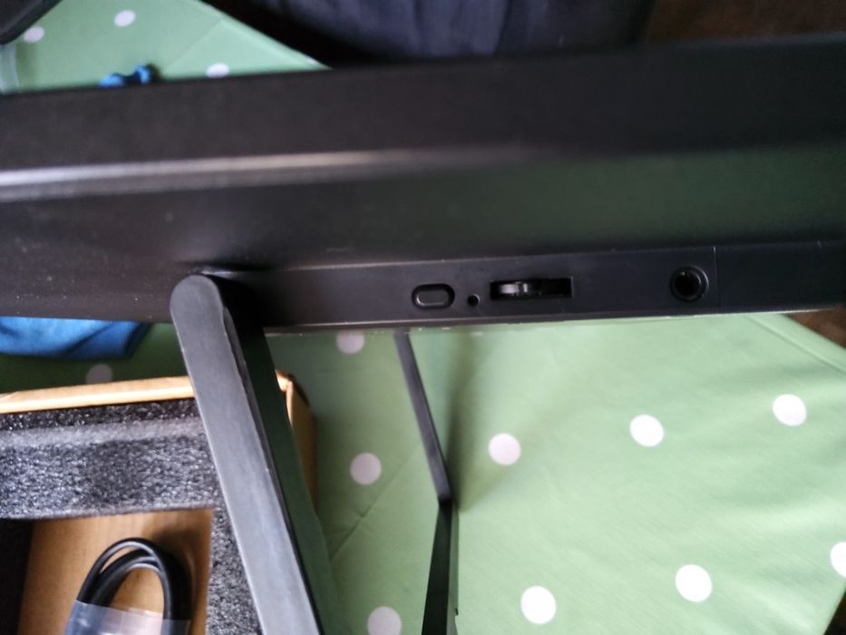 Monitor portabil de 15,6