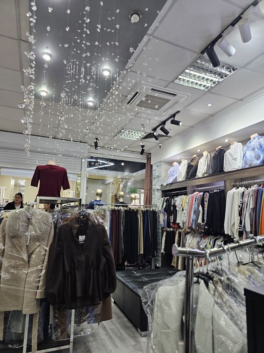 Торговое оборудование для магазина  женской одежды, кондиционер