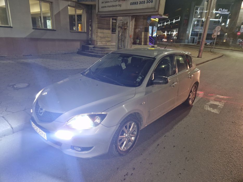 Продавам Mazda 3