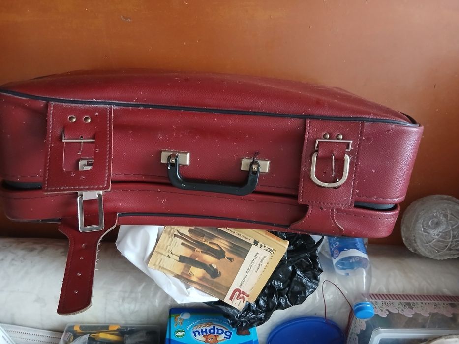 Продам чемодан дорожный