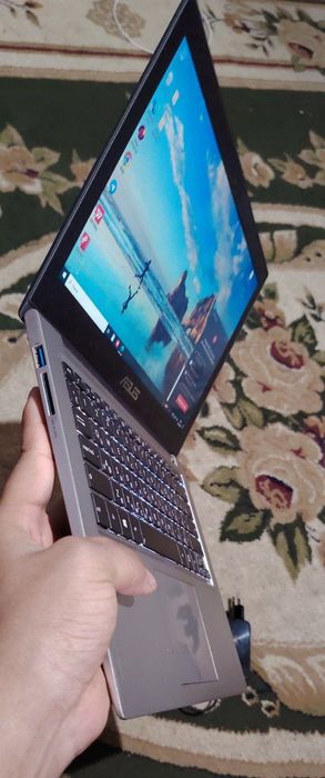 Notebook Asus сотилади