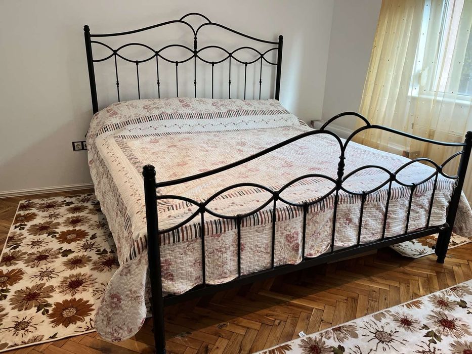 Красива спалня от ковано желязо в италиански стил