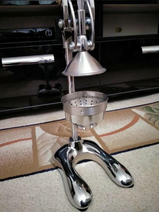 Соковыжималка новая