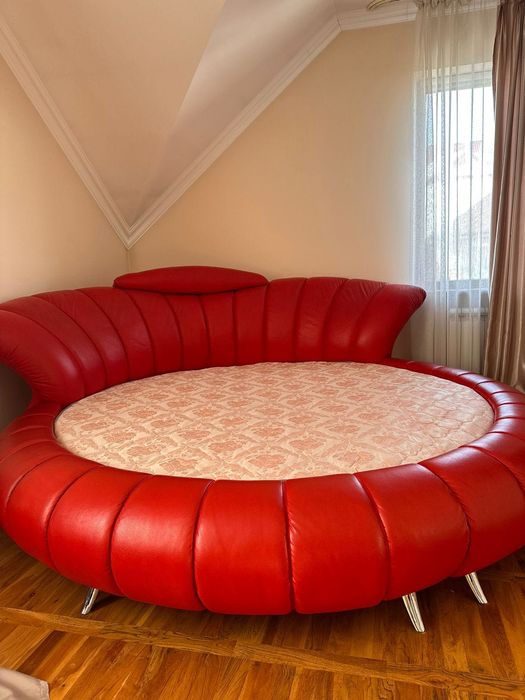 Круглая кровать с матрасом