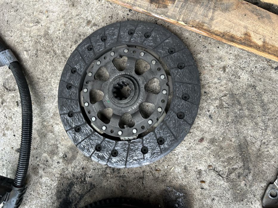 Скоростна кутия и комплект съединител с маховик за бмв е39 2.0 бензин