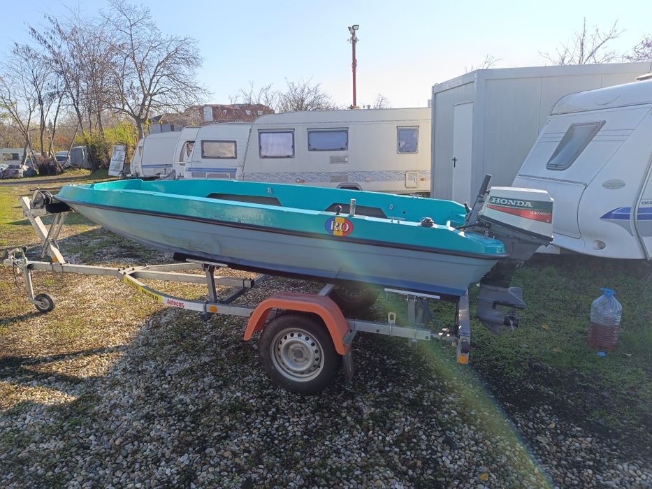 Vând barca fibra Mikro 400 cu motor honda 15 cp 4t