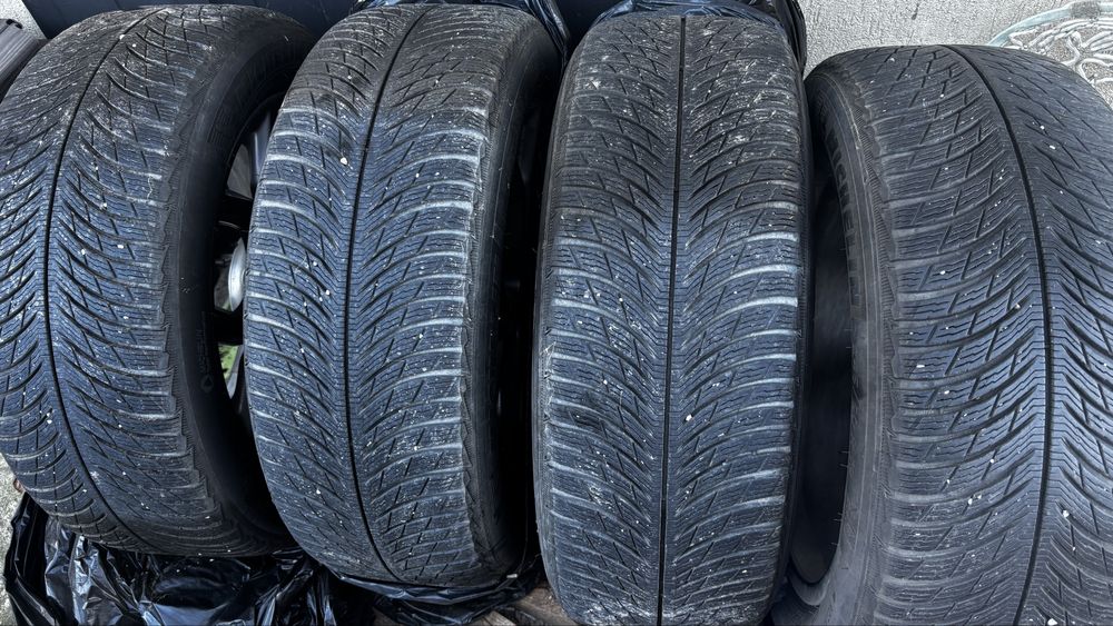 Set cauciucuri iarna + Jante -BMW X 4 - 245 / 50 R19 ( aprope noi)