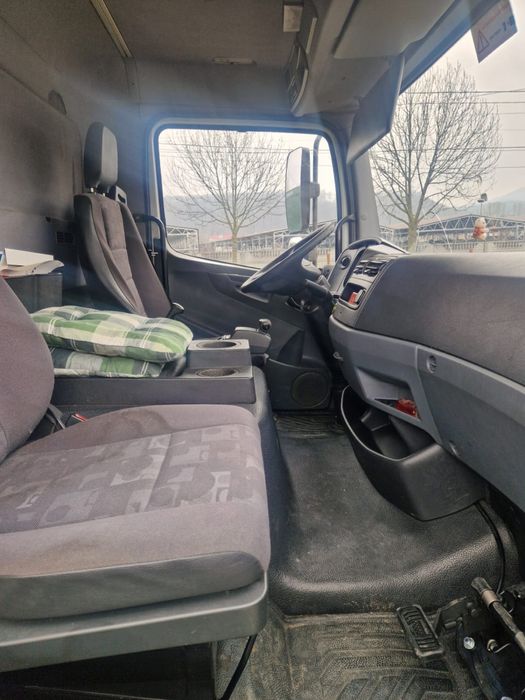 Vand camion Atego Școala de șoferi