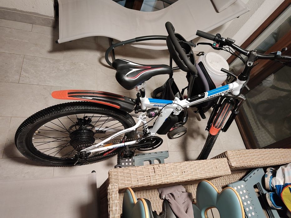 Vând bicicleta electrica