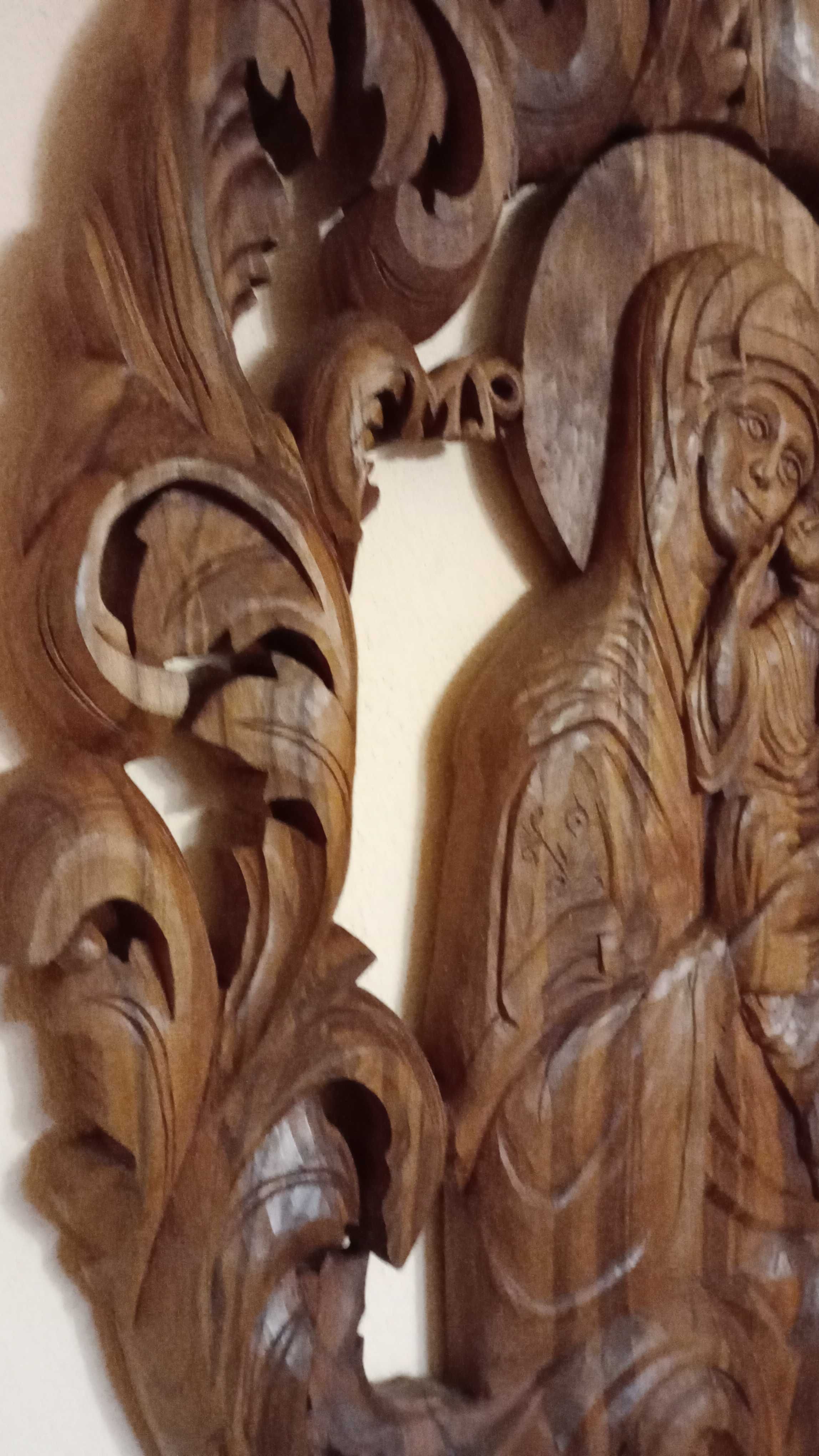 Дърворезба на Богородица