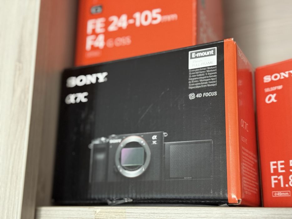 Vand Sony A7C impecabil , Body + 50mm F1.8