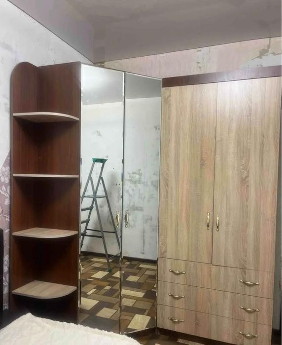 Продам шкаф угловой