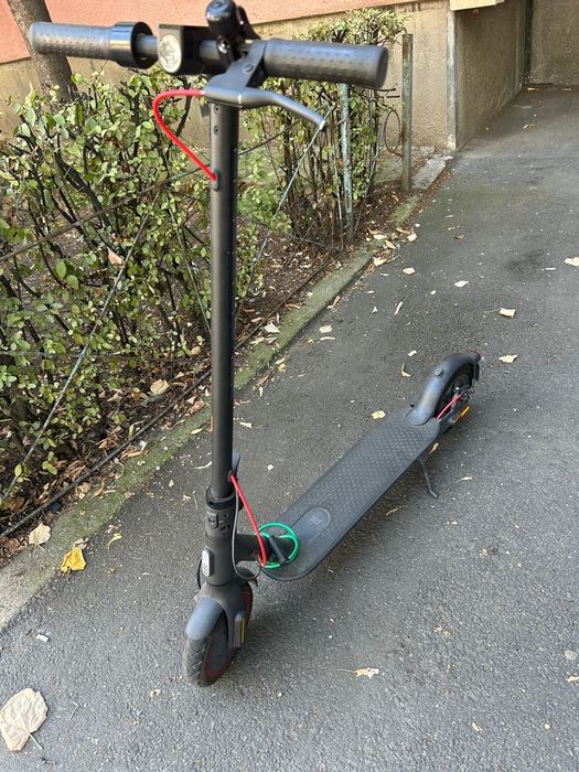 Vând trotinetă electrică