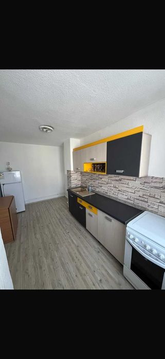 Inchiriez apartament 3 camere M6