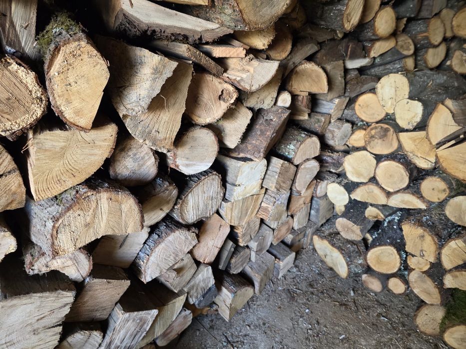 Lemn foc esenta tare la metru sau taiate si crapate