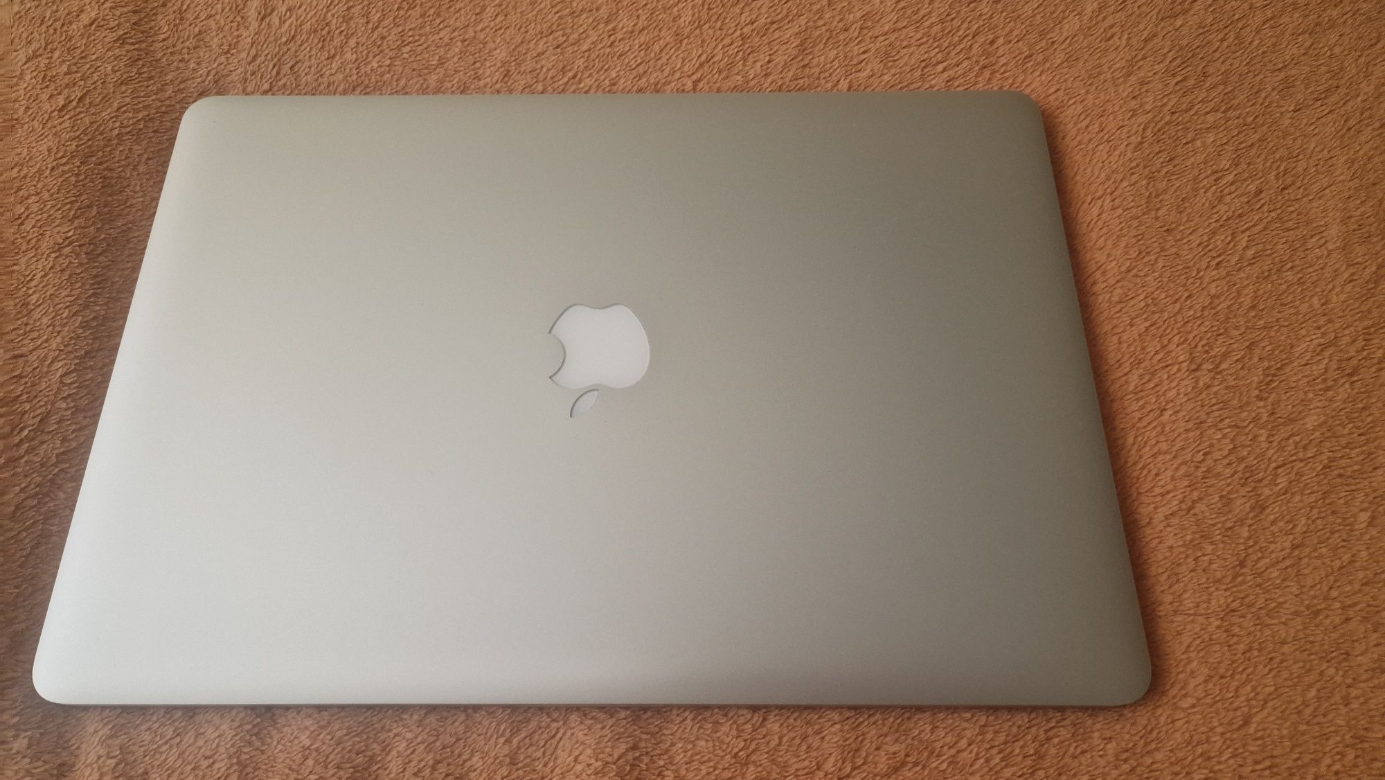 Macbook Pro 15.4" A1398 2015 i7 16gb ram 256gb ssd
