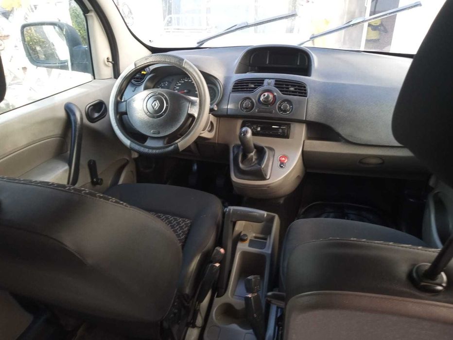 Vând Renault kangoo