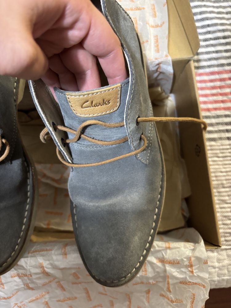 Мъжки велурени обувки Clarks
