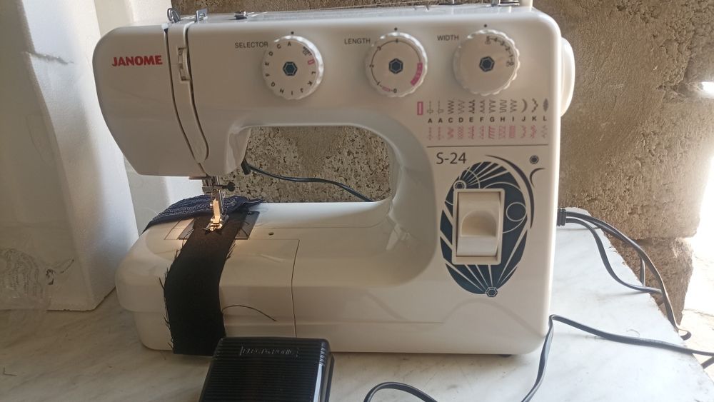 Новая швейная машинка Жаноме оригинал