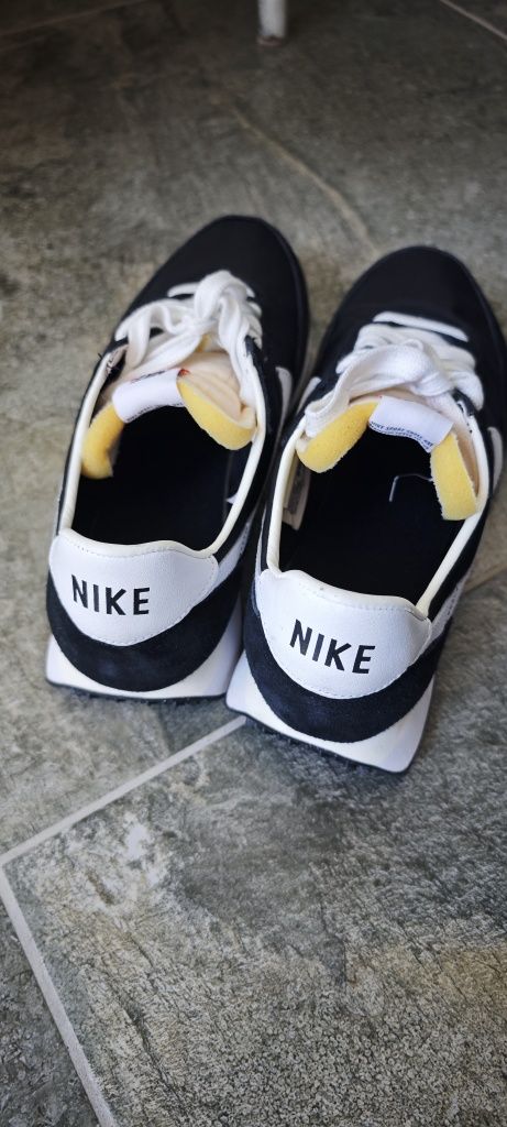 Nike чисто нови маратонки