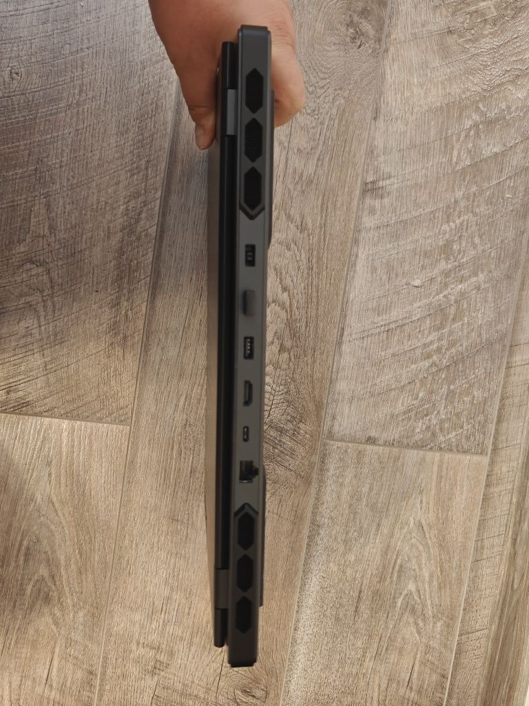 Геймърски лаптоп Lenovo Legion Pro 7