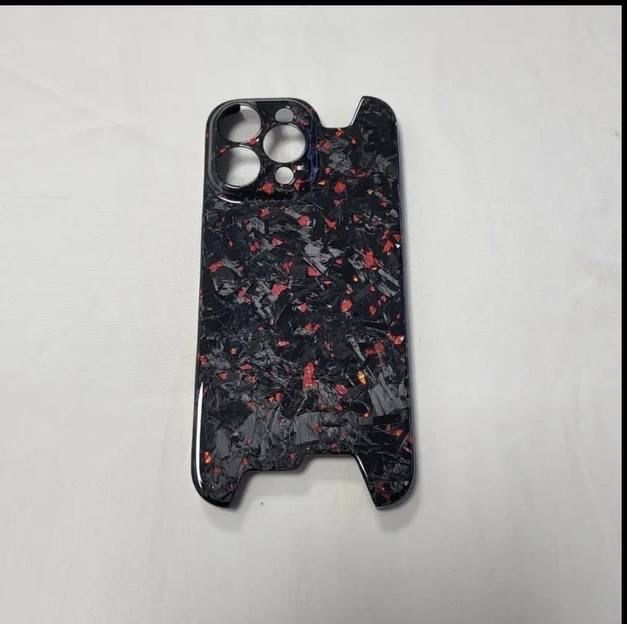 Чехлы на IPhone карбоновый.