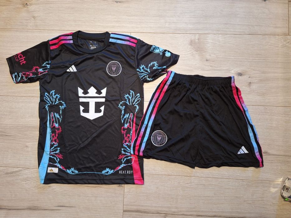 Детски екип на Меси Интер Маями специално издание!!!