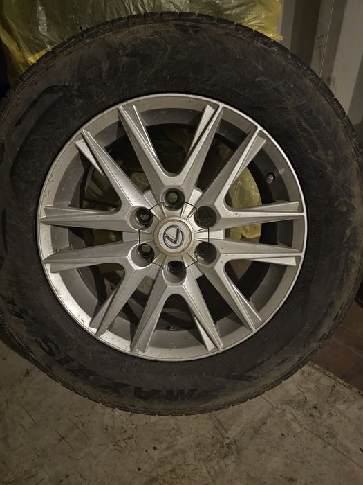 Продам диски с резиной на Лексус