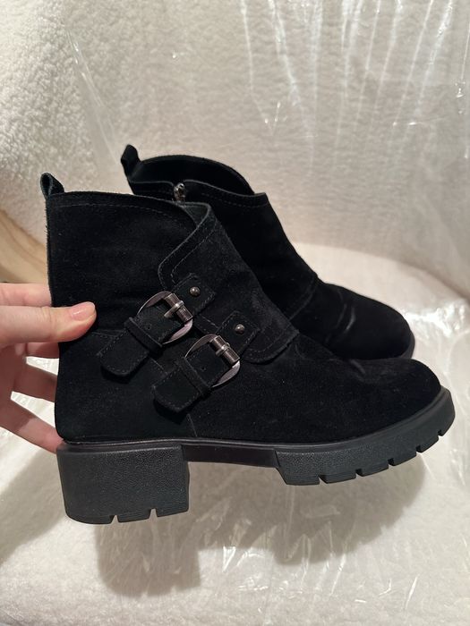 Женские зимние ботинки