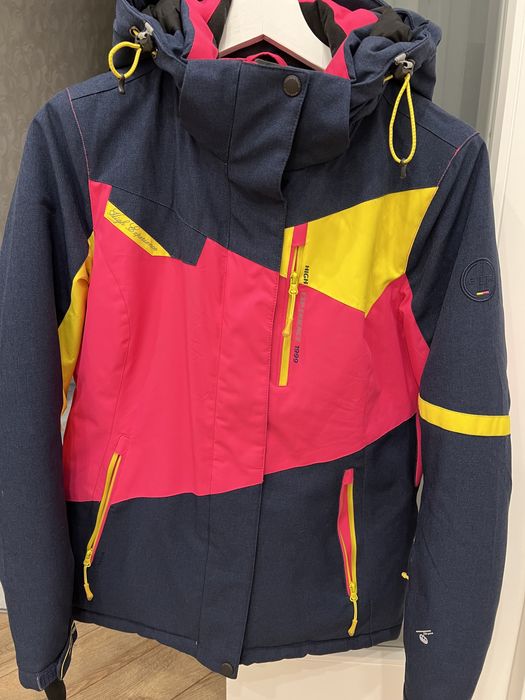 Куртка горнолыжная